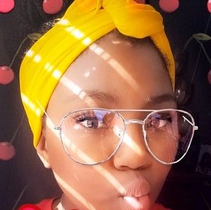 Meet your Posher, Kamira